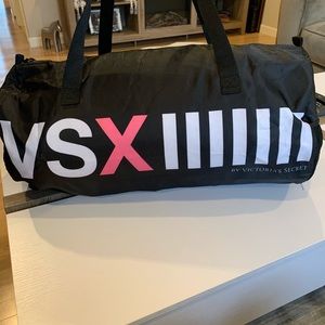 NWOT Victoria’s Secret duffel bag